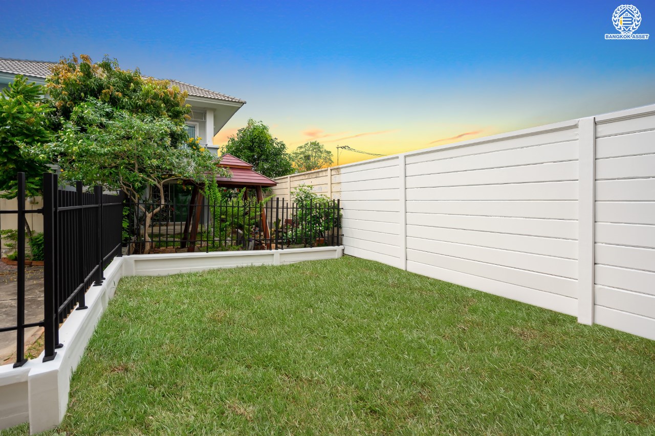 บ้านมือสองตกแต่งใหม่ ม.พฤกษาวิลเลจ30 เดอะซีซั่น แจ้งวัฒนะ-ราชพฤกษ์ หลังมุม ทำเลย่านปทุมธานี เนื้อที่ 53.6 ตร.ว. ฟังก์ชัน 3 ห้องนอน 2 ห้องน้ำ จอดรถได้ 1 คัน เดินทางสะดวกสบายเข้า-ออกได้หลายเส้นทาง ใกล้เมืองทองธานี และจุดขึ้นทางด่วน "แจ้งวัฒนะ"